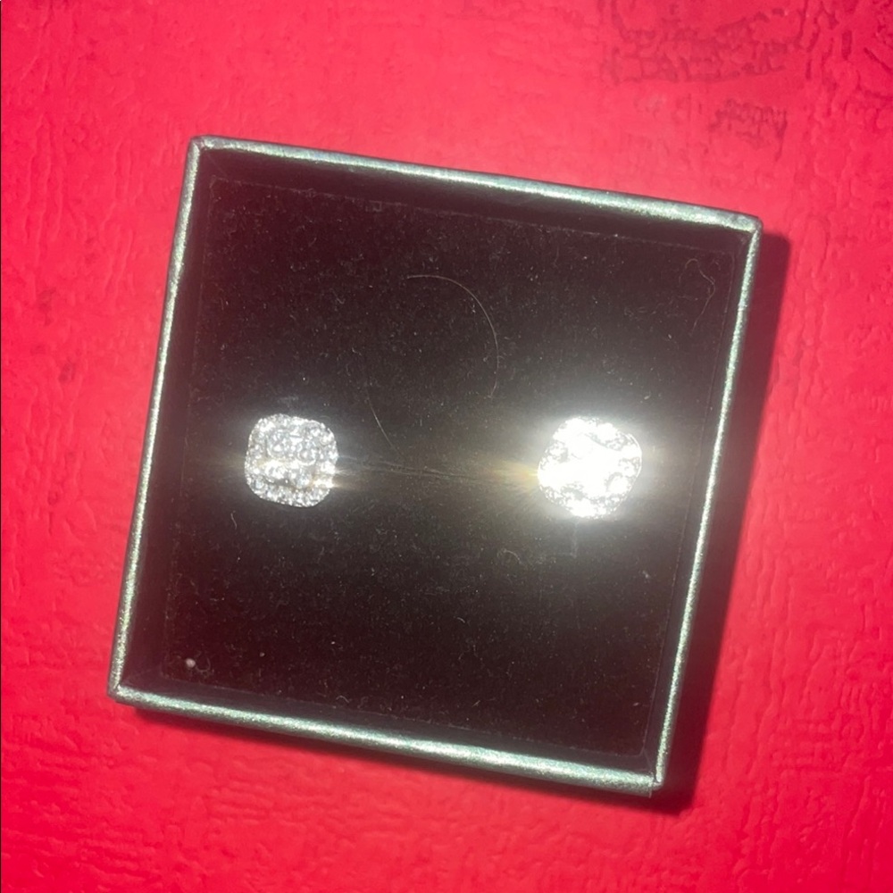 Sparkling Silver Round Earrings